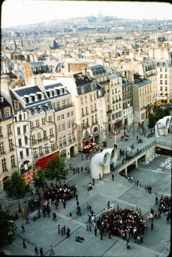 Romanian photographer photomuse stock photo Paris 1980